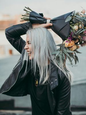 ✨ Luxe Stylist Tips 💕Grey hair can be absolutely beautiful, but going natural doesn’t necessarily mean going low-maintenance.Silver and grey hair can have its own challenges, from dryness and changes in texture to unwanted yellow tones.We’ve put together 5 of our stylist tips and product recommendations for keeping gorgeous silver locks looking healthy, bright and beautifully cared for.Read the full guide on the Luxe blog:
https://www.luxeconceptsalon.com.au/blog/hair-trends/caring-for-grey-hair/And if you’re not sure which products, treatments or cut will work best for your grey, have a chat with your Luxe stylist at your next appointment.#GreyHair #SilverHair #GreyHairCare #HairCareTips #LuxeConceptSalon #ChatswoodSalon #SydneyHairSalon #stylisttips